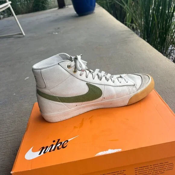 Men's Nike Blazer Mid '77 Vnt size 10 - Asparagus/Bone - Picture 6 of 10